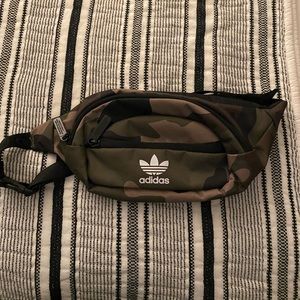Adidas camo Fanny pack